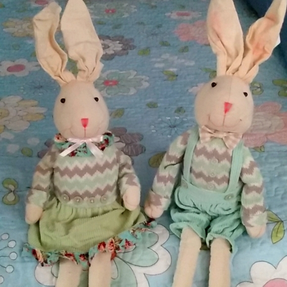 Easter Bunny Couple - Picture 5 of 9
